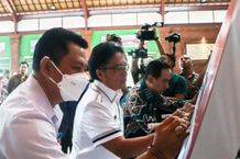 Bupati Giri Prasta Hadiri Pembukaan Bimbingan Teknis Program Desa Anti Korupsi Oleh KPK Bupati Giri Prasta