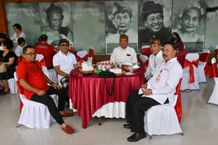 Wali Kota Jaya Negara Apresiasi ‘Karma Yadnya’ Donor Darah Yang Digelar Pasemetonan Lanang Cepaka Pemecutan Wali Kota Denpasar
