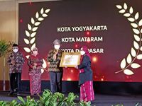 Denpasar Raih 2 Penghargaan Sekaligus Tingkat Nasional Dari KPAI Denpasar