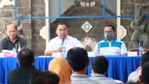 Jalan Penghubung Tiga Desa Ini Mulai Dihotmix Jembrana