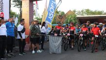 Bupati Tamba Lepas Ratusan Peserta Cycling 2022 Bupati Tamba