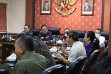 Wagub Cok Ace Gelar Rakor Sikapi Penipuan Money Changer Money Changer