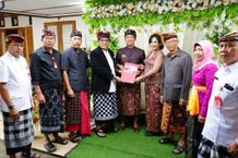 Hadiri Karya Manusa Yadnya (Pawiwahan), Bupati Tabanan Sosialisasikan Program Semara Ratih