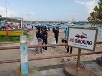 Jaga Habitat Penyu, FP Unwar Gelar Beach Clean Up fp unwar