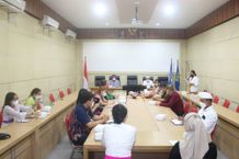 Unud Terima Kunjungan Studi Banding Tim SPI Universitas Negeri Manado unud