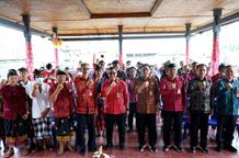 Komit Tuntaskan Pembangunan Berbasis Desa, Bupati Sanjaya Kembali Ngantor di Desa Ngantor di Desa
