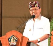 Rayakan Rahina Tumpek Krulut dengan Upacara Jana Kerthi Gubernur Bali