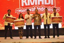 Apresiasi Pengabdian Kader, FA KMHDI Beri Beasiswa Pendidikan saat Rakornas XV KMHDI KMHDI
