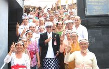 Komitmen Ngayah untuk Masyarakat, Bupati Tabanan Hadiri Pelaksanaan Yadnya di Pura Pasek Gelgel Akah Riang Ancut Ngayah