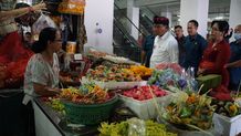 Penjabat Bupati Buleleng Pantau Harga di Pasar Banyuasri Buleleng