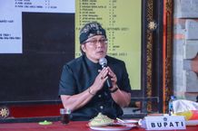 Bupati Giri Prasta Hadiri Upacara Pitra Yadnya Ngaben Lan Peroras Banjar Adat Gunaksa Badung