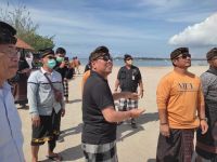Wawali Arya Wibawa Buka Mel Tanjung Kite Festival dengan Naikkan Layang-Layang Wakil Wali Kota Denpasar
