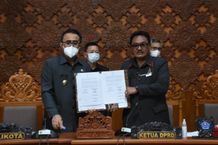 Seluruh Fraksi Setujui Penetapan KUA dan PPAS APBD TA. 2023 Serta Perubahan KUA dan PPAS APBD TA. 2022 Wali Kota Denpasar