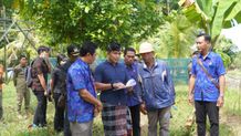 Wabup Ipat Pantau Proyek Pemasangan Bronjong di Sungai Yehsatang Wabup Ipat