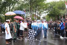 Bupati Tamba Lepas Peserta Gerak Jalan SMA se-Jembrana Bupati Tamba