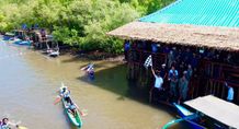 Meriahkan HUT Ke-127 Kota Negara, Puluhan Sampan Tradisional Adu Cepat Jembrana