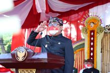 Wawali Arya Wibawa Pimpin Apel Penurunan Bendera HUT RI Ke-77 di Kota Denpasar Denpasar