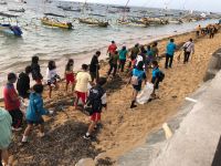 Jaga Keasrian Kawasan Pantai Sanur, Kecamatan Densel Gelar Kegiatan ‘Beach Clean-Up’ Denpasar