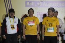 Kapolda Bali Hadiri Maybank Marathon 2022 Maybank