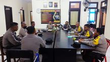 Coffee Morning Bersama Bhabinkamtibmas Kelurahan, Kapolsek Kuta Berikan Motivasi Kerja BADUNG