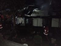 Sebuah Rumah di Kelurahan Penarukan Ludes Terbakar, Ini Penyebabnya Kebakaran