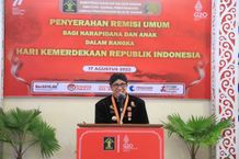 Peringati HUT Ke-77 Kemerdekaan RI, Bupati Tabanan Serahkan Remisi Umum Remisi
