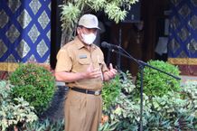 Pemkot Denpasar Gelar Apel Disiplin, Sekda Alit Wiradana Ajak ASN Lebih Disiplin dan Berikan Pelayanan Terbaik Pasca Pemulihan Pandemi Pemkot Denpasar
