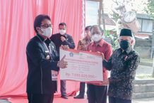 Wapres RI Maruf Amin Serahkan Bantuan PKH di Kabupaten Badung Badung