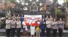 Jelang Hari Jadinya Ke-74, Polwan Polda Bali Berbagi Kasih Polwan