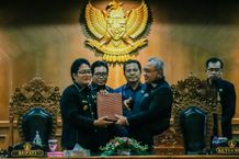 Rapat Paripurna DPRD Badung, Bupati Giri Prasta Komit Sejahterakan Masyarakat Badung Badung