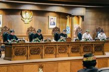 Rapat Paripurna Penyampaian Pandangan Umum Fraksi, Bupati Giri Prasta Badung Bangkit Cepat dan Tumbuh Kuat Badung