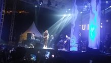 Pantai Pandawa Bergetar, Tulus Pukau Ribuan Penonton di Peringatan Dua Dekade ITB STIKOM Bali Tulus