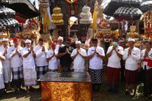 Bupati Sanjaya Dukung Kekompakan Warga Desa Sudimara Laksanakan Yadnya Tabanan