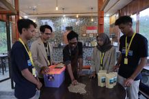KKN UGM Bantu Pengembangan Inovasi Produk Kopi Samosir KKN UGM