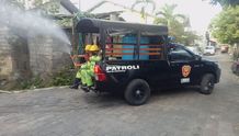 Cegah Penularan Covid-19, Desa Pemecutan Klod Lakukan Penyemprotan Disinfektan Denpasar
