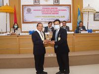 Kaji Arsitektur Palinggih Mobil di Pura Paluang Nusa Penida, I Putu Gede Suyoga Raih Gelar Doktor Kajian Budaya di FIB Unud fib unud