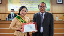 Model Edukasi Kesehatan Wisata Komprehensif Antarkan Sri Nopiyani Raih Gelar Doktor Ilmu Kedokteran fk unud