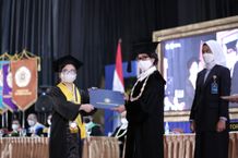 UGM Wisuda 2.552 Lulusan Sarjana dan Diploma UGM