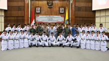 Gubernur Koster Kukuhkan Paskibraka Provinsi Bali Tahun 2022 Denpasar