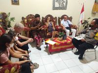 Hanya Karena Hewan Peliharaan Buang Kotoran, Dua WNA di Buleleng Nyaris Duel Binatang