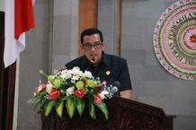 Bupati Tabanan Tanggapi Pandangan Umum DPRD Tentang RAPD APBD 2023 Rapat Paripurna