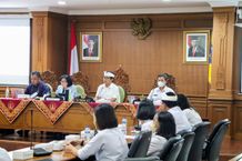 Sekda Adi Arnawa Pimpin Rapat HLM TPID, Tim TPID dan Satgas Pangan Agar Terus Pantau Harga Pasokan Pangan Sekda Badung