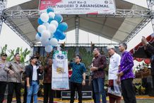 Bupati Giri Prasta Hadir di HUT Ke-3 SMA Negeri 2 Abiansemal Bupati Nyoman Giri Prasta
