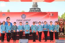 Ketua TP PKK Tabanan Hadiri Pasar Rakyat PKK Provinsi Bali Tahun 2022 pasar rakyat