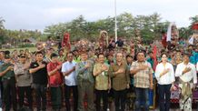 Angkringan Bahagia Kelima Dibuka Oleh Bupati Tamba di Desa Pergung Bupati Tamba
