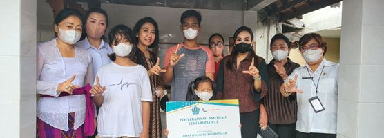 penyerahan bantuan