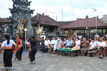 Tari Joged Bungbung Duta Jembrana di Festival Kebudayaan Yogyakarta 2022 Tari Joged Bungbung