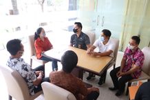 Tim Pengawasan dan Pengendalian Piutang Pajak Daerah Kota Denpasar Peringatkan 2 Hotel Penunggak Pajak Tim Pengawasan dan Pengendalian Piutang Pajak