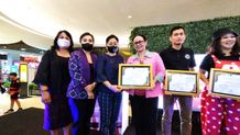 Hari Terakhir Gema Tridatu, Antari Jaya Negara Serahkan Hadiah Pemenang Lomba Busana Endek Gema Tridatu