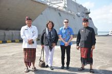 Sekda Alit Wiradana Dapat Undangan Kehormatan Dari Kapten Kapal Perang Amerika Serikat USS Charleston Sekda Alit Wiradana